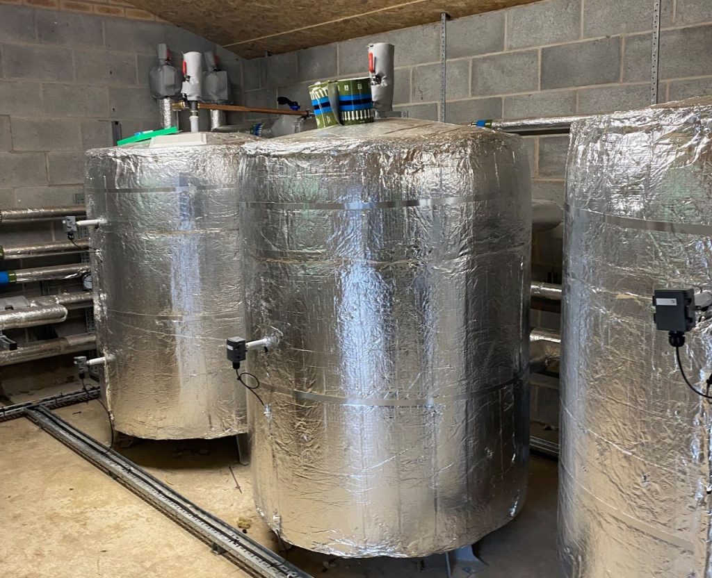 Multiple buffer tanks